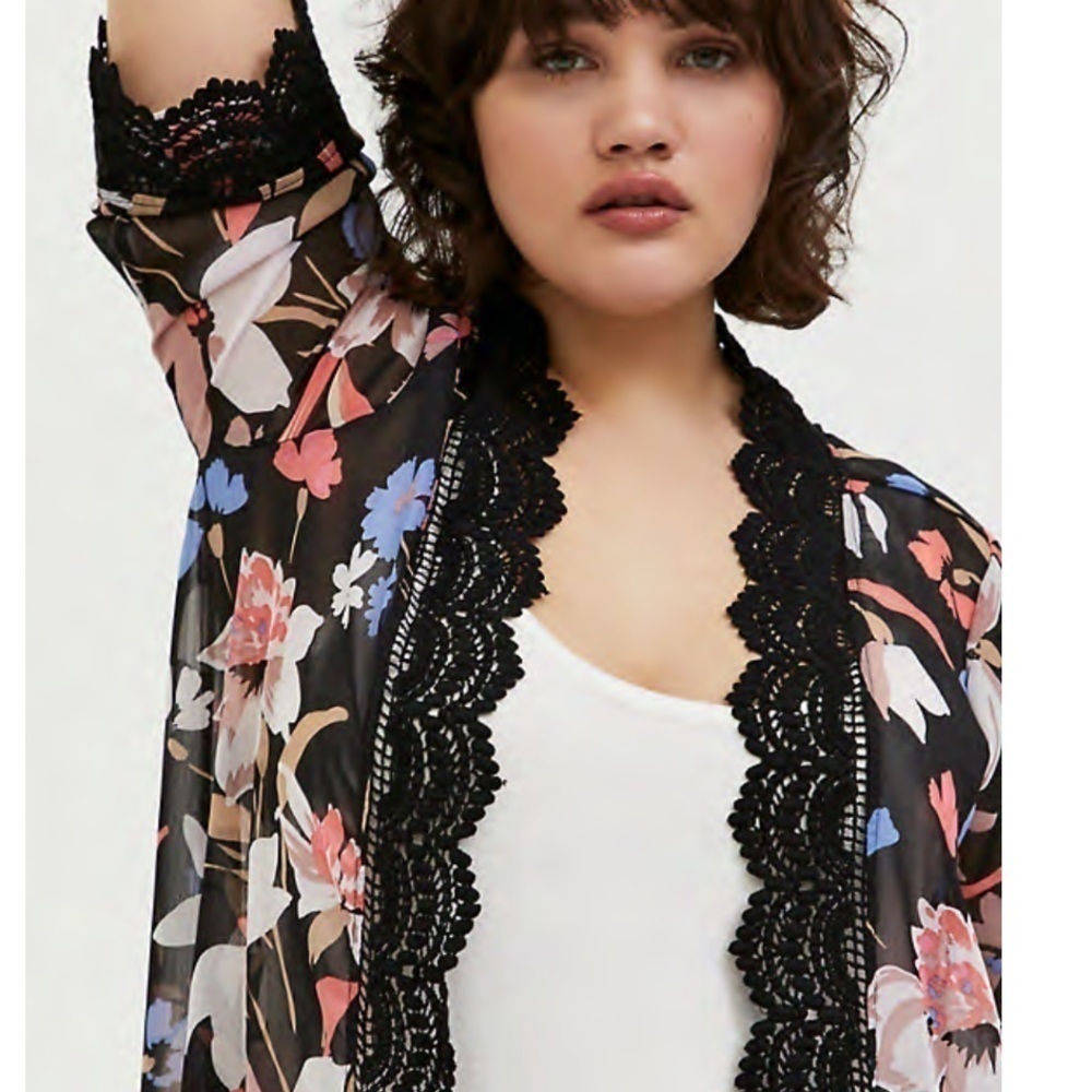 Torrid floral chiffon crochet kimono duster 3/4 - Picture 2 of 10